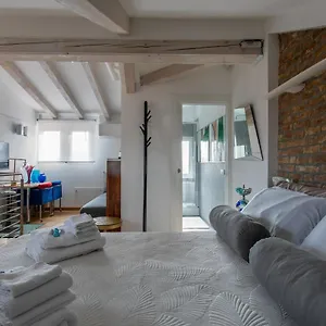 Biennale Gallery Loft Apartment Venedig